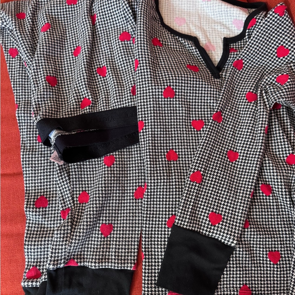 VICTORIAs SECRET 2 pc Black & White Houndstooth Pajama Set Red Hearts valentine